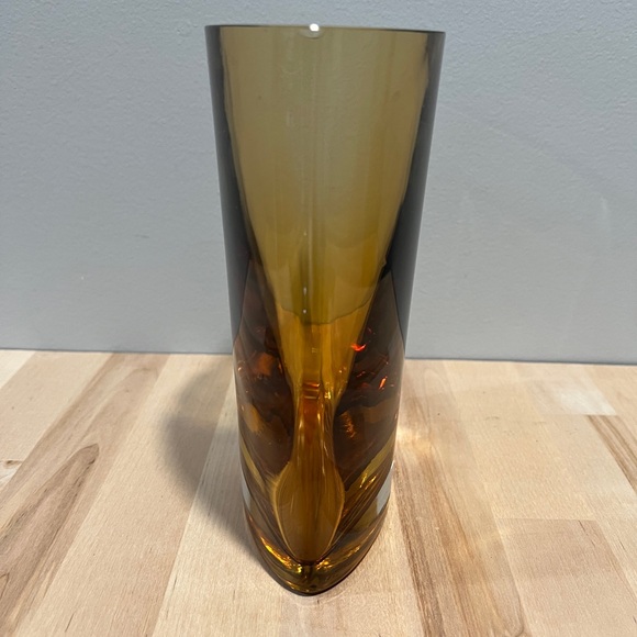 Amber Glass Vase - Picture 4 of 5